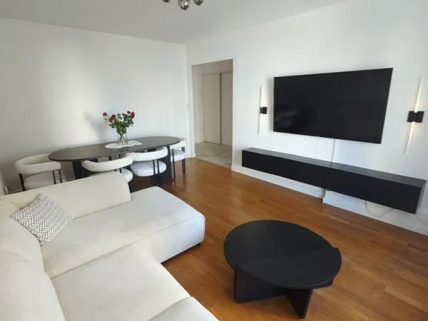 À vendre - Superbe T3 rénové à neuf avec double balcon + garage - Lyon 8
