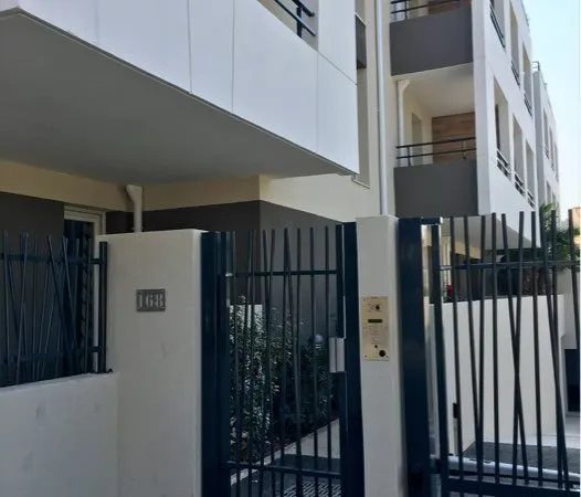T3 63 m2 et terrasse 11 m2 sud place parking sécurisé