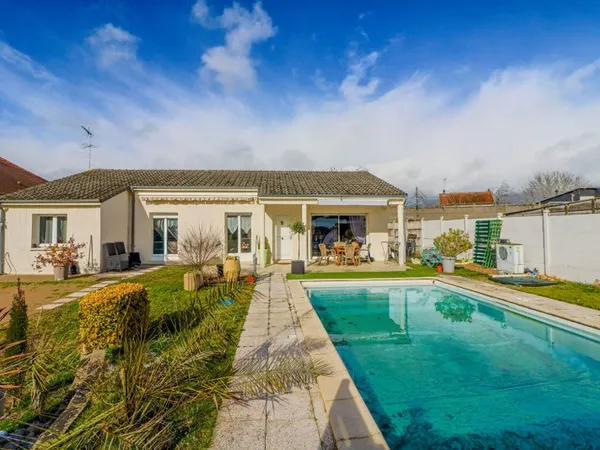 Maison Nevers, plain pied, 4 chambres, piscine, Jardin, double garage, 2H30 de Paris