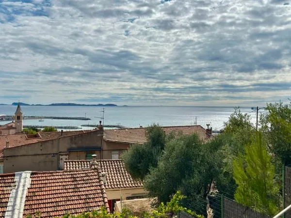 Maison de village pleine de charme avec vue mer et jardin