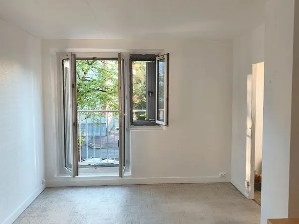 Location studio meublé 27 m²