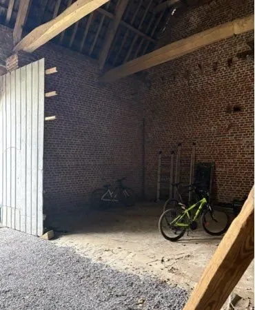 Garde meuble 150m2 , grange