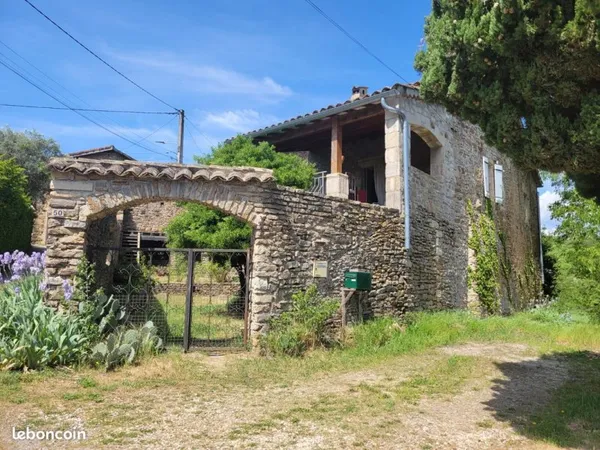 Particulier propose maison ardechoise restauree + terrain constructible