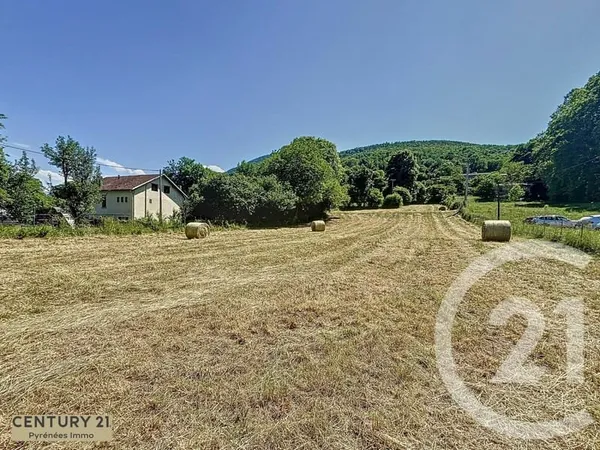 Terrain 2081 m²