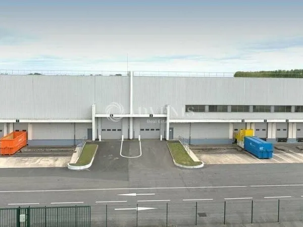 Entrepôt 4984 m²