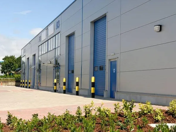 Immeuble industriel 3 pièces 800 m²