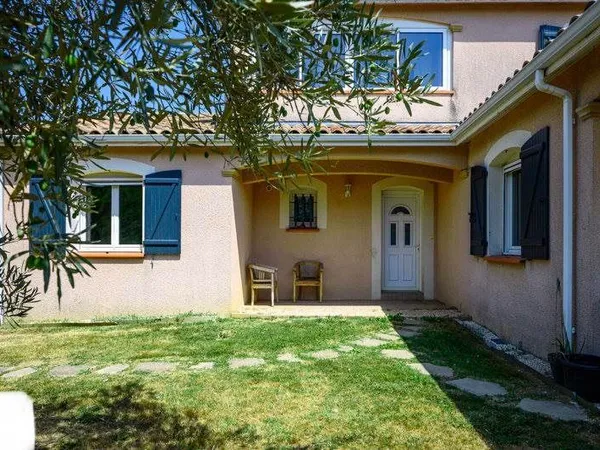 Villa traditionnelle 4 chambres et piscine