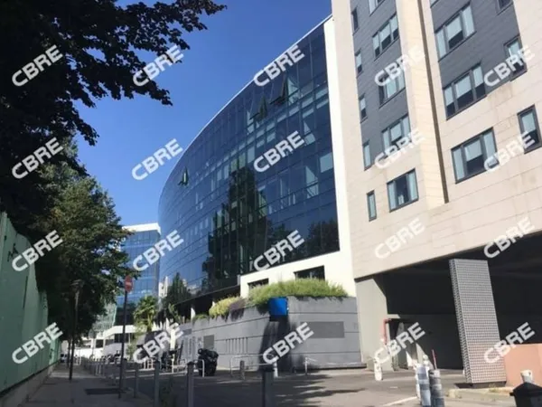 Bureaux 379 m²
