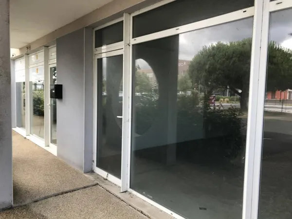 Local commercial 101 m²