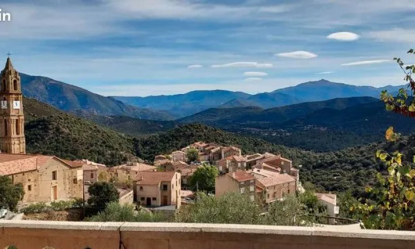 Villa 2 chambres a l'année avec une grande terrasse