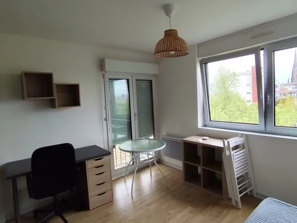 Studio meublé lumineux 19 m2-poche centre/gare/université-420cc
