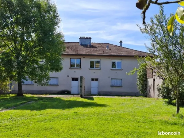 Maison avec terrain et garages