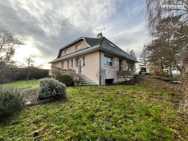 Maison 7 pièces 247 m²