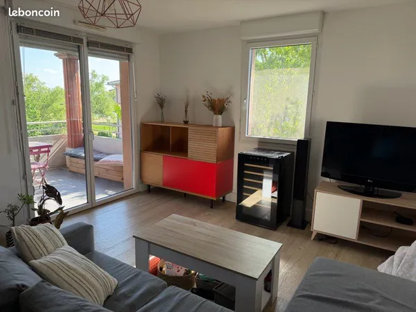 T3 meublé 60 m² - dernier étage - terrasse couverte - climatisation - piscine - garage fermé + parki