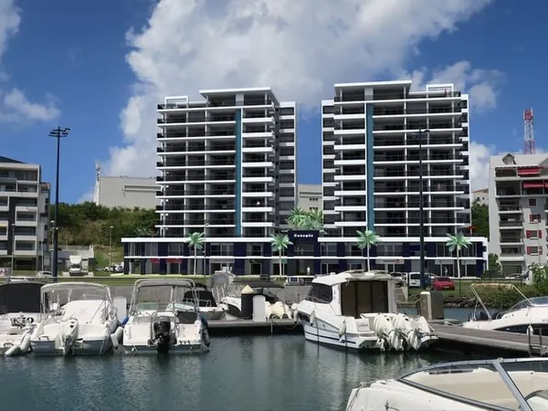 Fort-de-France Marina Etang z'abricot : T3 neuf tout équipé