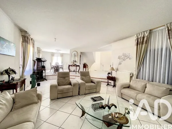 Maison 6 pièces 270 m²
