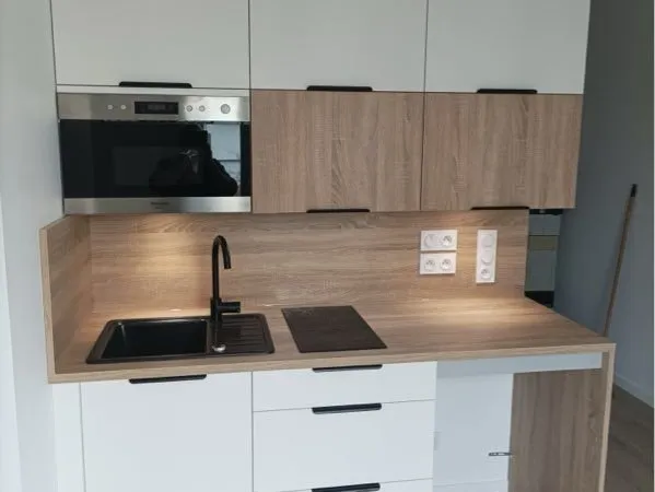 APT T1 STUDIO ENTIÈREMENT MEUBLE ÉQUIPE 20m2 + PARKING PRIVATIF