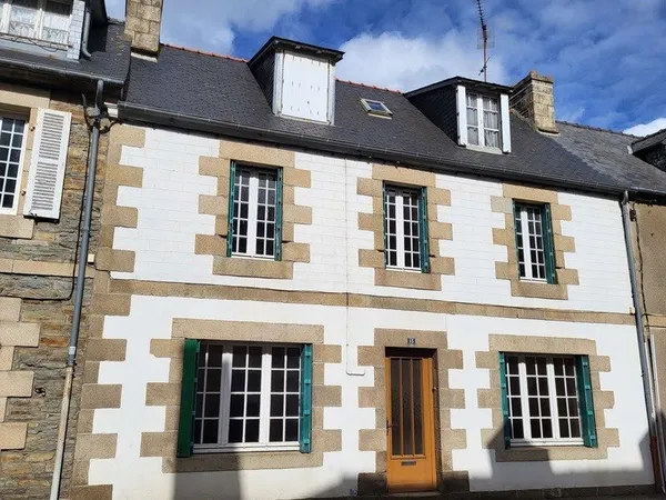 Exclusivité ! Maison de ville en pierre à RENOVER, environ 143 m2, très bien placée à Lannion, jardi