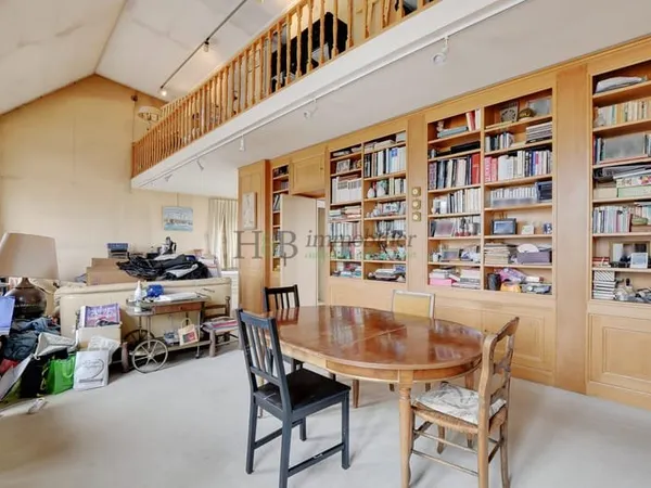 Appartement familial au dernier étage avec ascenseur.