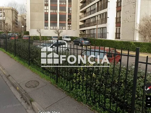 Stationnement Location Les Mureaux   30€
