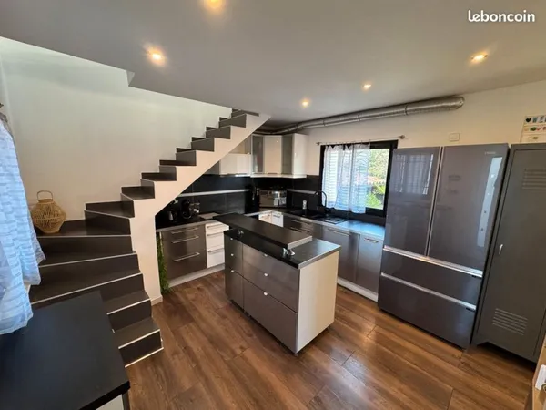 Maison 100m², 3 chambres, 2 SdE, terrasse, 2 parkings - 13012