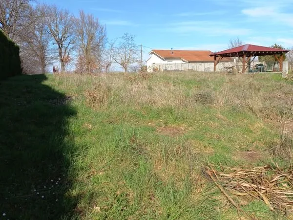 Terrain 1200 m²