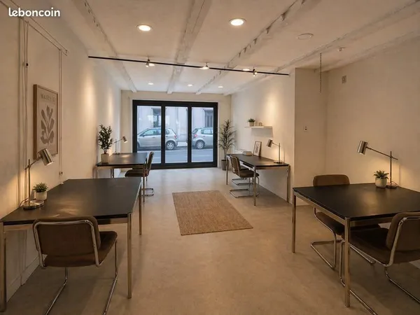 Espace de travail partagé - À louer