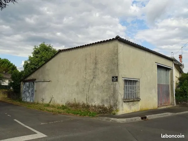 Grange 1 pièce 100 m²