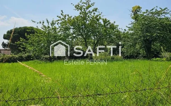 beau terrain constructible à la campagne à 5 kms de Dignac