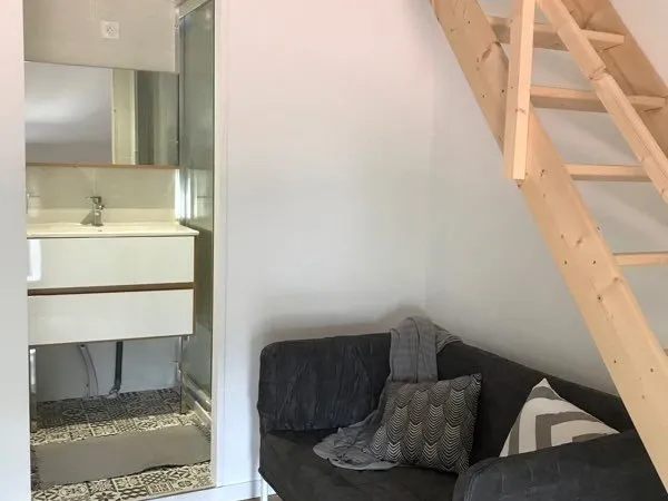 Chambre meublée