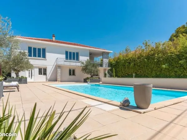 Colocation dans une belle maison avec jardin et piscine - Pertuis