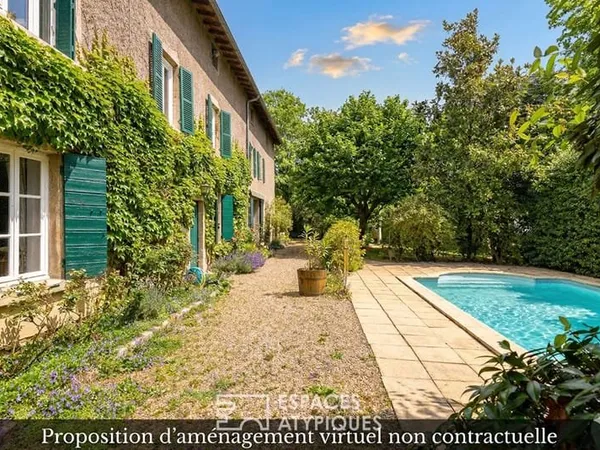 Maison bucolique avec piscine et dépendances à Ecully