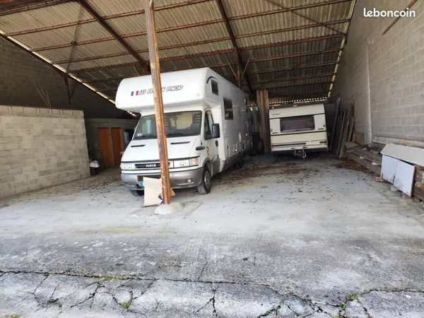 Parking couvert camping car, caravane