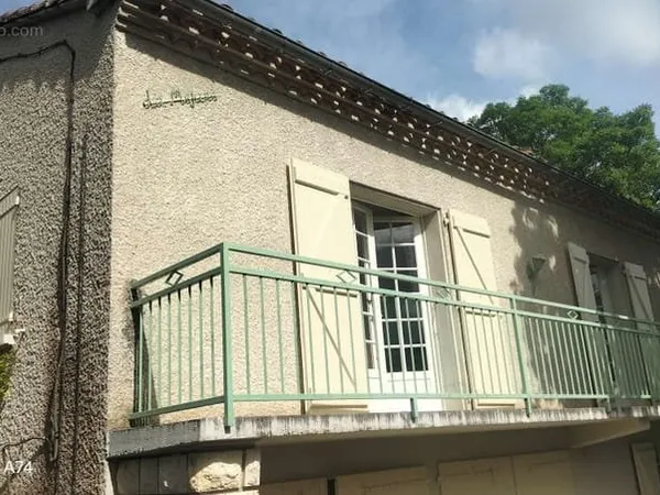 Maison en pierre terasse et terrain 2logements