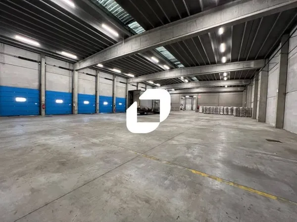 Local d'activité 2500 m²