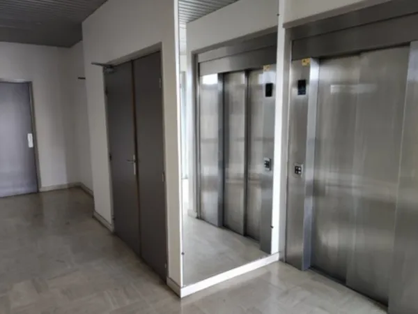 Vends local commercial - 497m²