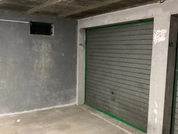 Loue garage fermé Meylan