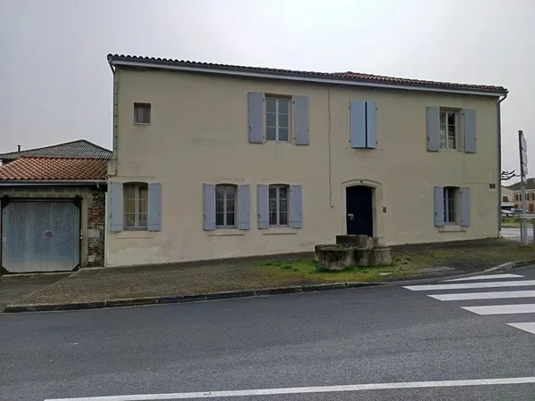 Opportunité : Maison de Village à rafraichir de plus de 170 m²