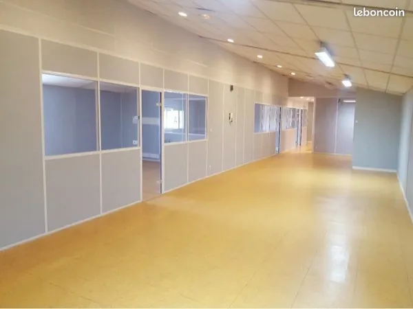 Bureau professionnel 25 m² à louer - Bourg-Achard - charges incluses