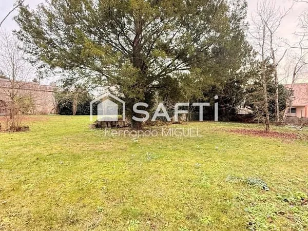 30 m de façade env, clos presque en totalité