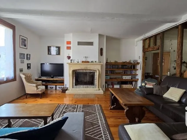 Maison 8 pièces 223 m²