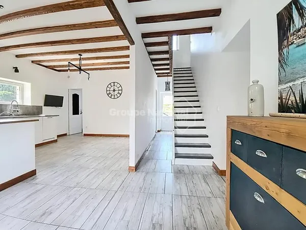 Maison de campagne avec dépendances
