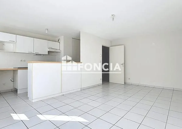 APPARTEMENT 3 CHAMBRES DANS RESIDENCE DE 2006