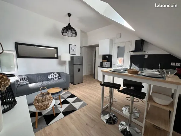 Superbe t2 moderne & meublé. Dernier etage.fibre. Jardin. Parking