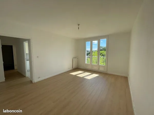 APPARTEMENT T2 - 48 m2 - SAINT-CYR-SUR-LOIRE