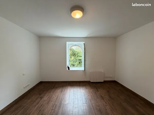 Studio rénové 26 m² - Vue rivière - Ascenseur - Auvers-St-Georges