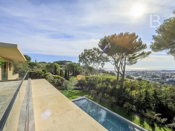 Villa contemporaine de 10 pièces avec vue mer panoramique à ve