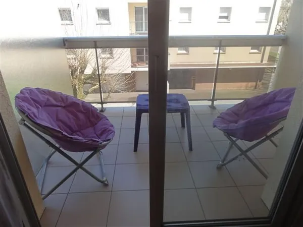 BEL APPARTEMENT MEUBLE DANS RESIDENCE SECURISEE