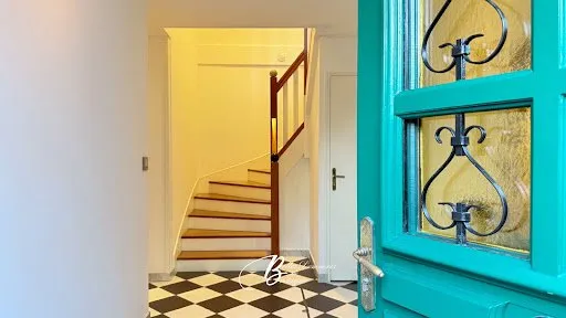 Maison 10 pièces 294 m²