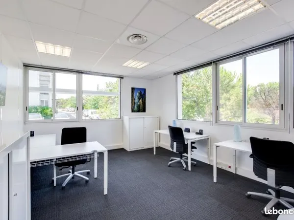 Bureau privé à louer pour 5 personnes à Paris Auteuil